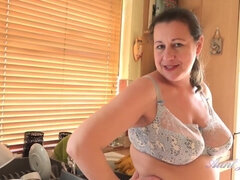 Gros seins, Brunette brune, Plantureuse, Femelle, Hd, Mère que j'aimerais baiser, Réalité, Seins flasques