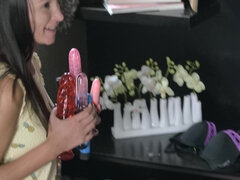 Grosser schwanz, Blondine, Dildo, Hundestellung, Absätze, Ungarisch, Natürlichen titten, Titten