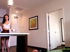 Asiatisch, Blasen, Bruder, Sperma im mund, Natürlichen titten, Zierlich, Pov, Reiten