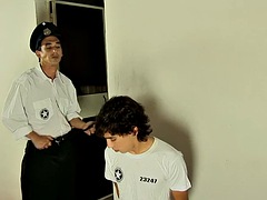 In den arsch, Grosser schwanz, Blasen, Aufs gesicht abspritzen, Schwul, Latina, Gefesselt, Uniform