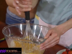 Tetas grandes, Engañando, Comida, Tetas naturales, Orgasmo, Coño, Adolescente, Trio