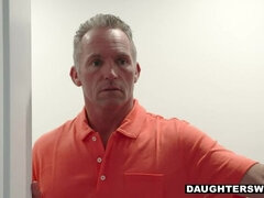 Corridas, Hija, Corridas faciales, Cuadrupleta, Tetas naturales, Al aire libre, Montar, Tetas