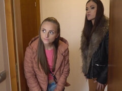 チェコ, レズビアン, なめる, 淫乱熟女, 自然山雀, オーガズム, オマンコ, ティーン