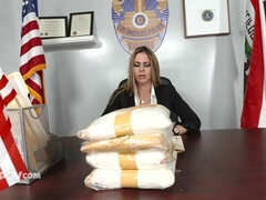 茶髪の, チン, ヒール, 下着, オフィス, ポリス, ハメ撮り, タトゥー