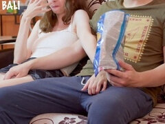 Sucer une bite, Tromperie, Époux mari, Cuisine, Maîtresse, Petite femme, Rasée, Pute