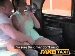 Блондинки, Брюнетки, Грудастые, В машине, Член, Групповуха, Секс без цензуры, Два парня и девушка