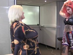 Fingern, Leder, Reif, Milf, Nippel, Orgasmus, Rotschopf, Stiefmutter