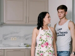 Blasen, Oma, Hd, Reif, Milf, Mutti, Schlaffe titten, Spielzeuge