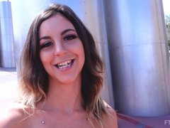 アナル, エクストリーム, 指いじり, オナニー, オーガズム, 公共, 一人, スカートのぞき