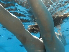 Braunhaarige, Fetisch, Hd, Ungarisch, Pool, Solo, Unter wasser, Ehefrau