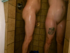 Culo, Consolador, Consolador enorme, Madres para coger, Ducha, Strapon, Tatuaje, Juguetes