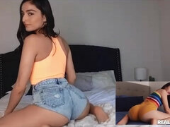 Arsch, Schlafzimmer, Schwarz, Braunhaarige, Masturbation, Natürlichen titten, Piercing, Muschi