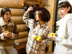 Culo, Penetracion con dedos, Lamidas, Lencería, Afeitado, Flaco, Estriptis, Tetas