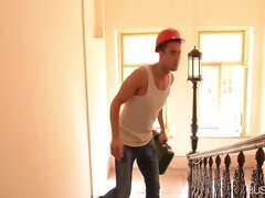 Grosser schwanz, Blondine, Kehlenfick, Schwanz, Lingerie, Milf, Tätowierung, Tittenfick