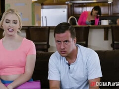 Arsch, Grosser schwanz, Hundestellung, Küche, Muschi, Kurzes haar, Hintern versohlen, Tätowierung