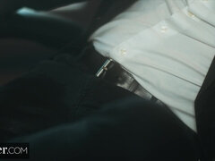 Sucer une bite, Brunette brune, Domination, Talons, Lingerie, Chatte, Chevaucher, Rugueux