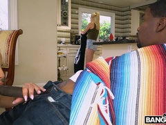 Tetas grandes, Mamada, Tetona, Semen en la boca, Corridas, Interracial, Monstruo, Español