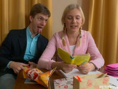 Cul, Blonde, En levrette, Embrassement, Rasée, Claque, Dénudage, Nénés