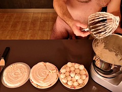 Cicci77 after collecting 50 grams of cum, prepares a sperm meringue cake!