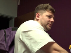 Leie, Grosse titten, Blasen, Europäisch, Aufs gesicht abspritzen, Lecken, Muschi, Sich ausziehen