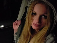 Amateur, Blonde, Sucer une bite, Voiture, Tir de sperme, Léchez, Tatouage, Adolescente