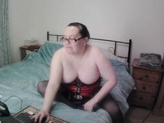 Brille, Lingerie, Masturbation, Mutti, Nippel, Muschi, Rasiert, Ehefrau