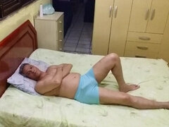 Dormindo Gostoso Com o Pau Duro  002