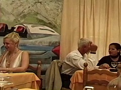 Enthousiasteling, Blond, Pijpbeurt, Sperma shot, Hardcore, Italiaans, Geperverteerd, Tieten likken