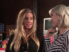 Blasen, Vollbusig, Schwanz, Aufs gesicht abspritzen, Handjob, Ablutschen