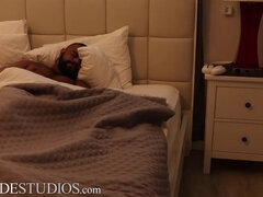 Tante, Grote lul, Homo, Harig, Handbeurt, Zoenen, Spier, Alleen