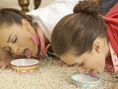 Tetas grandes, Penetracion con dedos, Besar, Lesbiana, Lencería, Masturbación, Estriptis, Tetas