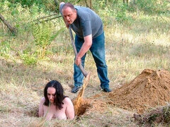 Belle grosse femme bgf, Brunette brune, Rondelette, Domination, Hard, De plein air, Cheveux courts, Fessée