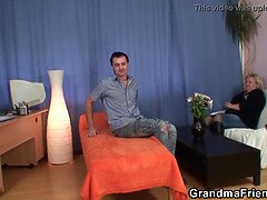 Mooi, Blond, Pijpbeurt, Rondborstig, Oudere vrouw, Diep in de keel, Stiefmoeder, Trio
