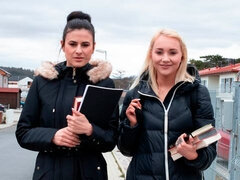 In den arsch, Arsch, Tussi, Blasen, Frau frau mann, Handjob, Strümpfe, Flotter dreier