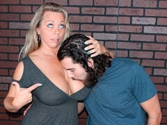 ぽっちゃり, デカパイ, ブロンド, ぽちゃ, 服従, 手コキする, 自然山雀, 禁句