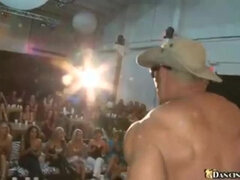 18, アナル, お尻, 着衣女と全裸男, 下着, ストリップ, いじめ, ティーン