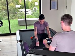 Leie, Tussi, Lesbisch, Strapon, Tätowierung, Flotter dreier