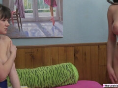 18 jahre, Grosse titten, Vollbusig, Anfeuerer, Interrassisch, Masturbation, Solo, Spielzeuge