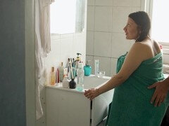 Cul à la bouche, Salle de bains, Gros cul, Poupée, Masturbation, Maman, Enceinte, Douche