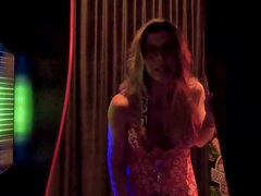 Anal, Gros cul, Blonde, Sucer une bite, Branlette thaïlandaise, Mère que j'aimerais baiser, Maman, Pov