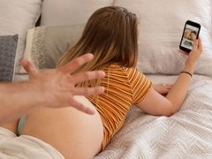 Blonde, Sucer une bite, Éjaculer dans la bouche, Tir de sperme, Branlette thaïlandaise, Léchez, Dénudage, Adolescente