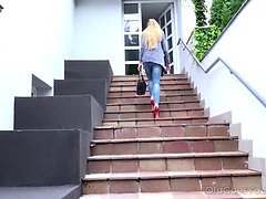 In den arsch, Schönheit, Blondine, Vollbusig, Sperma im mund, Riesig, Strümpfe, Titten
