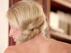 Chica, Rubia, Universidad, Tacones, Masturbación, Tetas naturales, Perforación, Solo