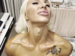 Fetisj, Sportzaal, Rijpe lesbienne, Moeder die ik wil neuken, Spier, Alleen, Sportoefening, Tieten likken