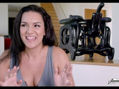 Grosser arsch, Grosse titten, Braunhaarige, Küssen, Lecken, Masturbation, Muschi, Jungendliche (18+)