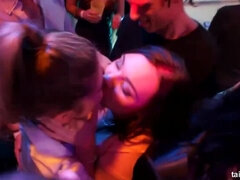 Zwart, Blond, Bruinharig, Groep, Lesbisch, Openbaar, Kousen, Swinger