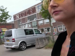 Braunhaarige, Fingern, Freundin, Orgasmus, Pov, Öffentlich, Muschi, Weibliche ejakulation