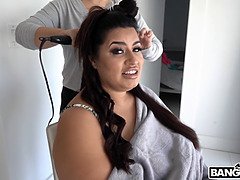 Belle grosse femme bgf, Derrière les coulisses, Gros cul, Gros seins, Hard, Interracial, Mère que j'aimerais baiser, Seins naturels