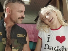 Blonde, Domination, Doigter, Hard, Humiliation, Pigtail, Maigrichonne, Adolescente