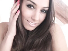 Amateur, Gros seins, Brunette brune, Doigter, Masturbation, Mère que j'aimerais baiser, Solo, Dénudage